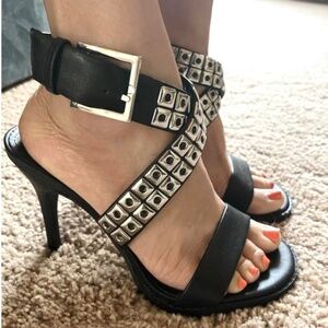 Black DKNY Aiden Studded Crisscross Buckle OPEN toe Ankle-Strap Sandal Sz 9